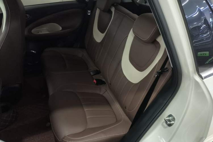 Used Wuling Bingo 2024 333 km Lingxi Connected Version Left Rear Seat