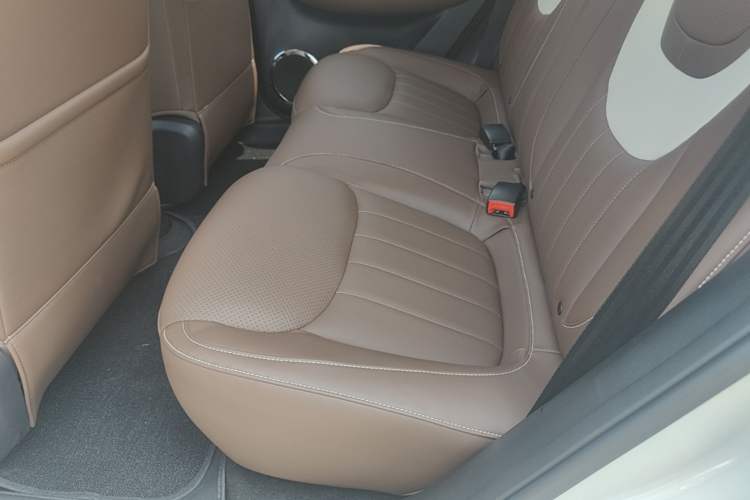 Used Wuling Bingo 2024 333 km Enjoyment Version Left Rear Seat