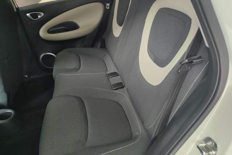 Used Wuling Bingo 2024 203km Light Edition Left Rear Seat