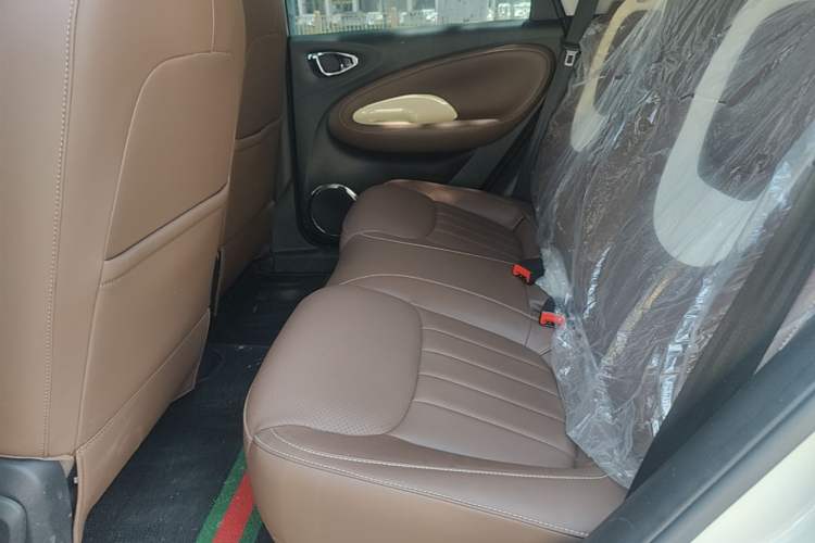 Used Wuling Bingo 2024 333 km Enjoyment Version Left Rear Seat