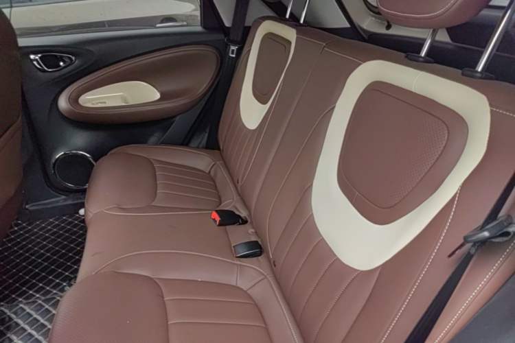 Used Wuling Bingo 2024 333 km Enjoyment Version Left Rear Seat