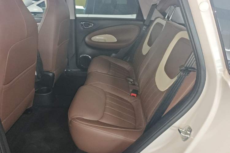 Used Wuling Bingo 2024 333 km Lingxi Connected Version Left Rear Seat