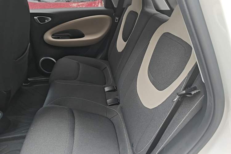 Used Wuling Bingo 2024 203km Light Edition Left Rear Seat