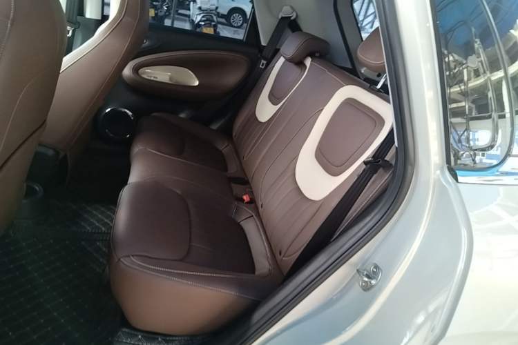 Used Wuling Bingo 2024 333 km Enjoyment Version Left Rear Seat