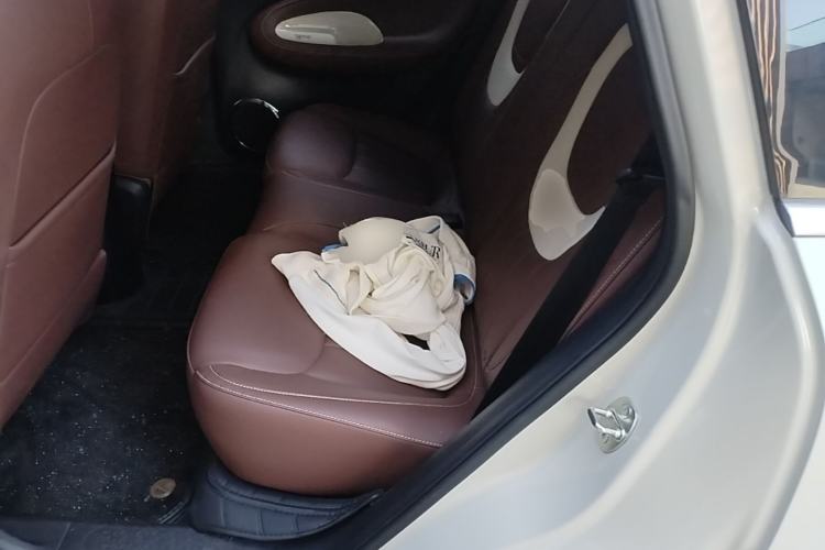 Used Wuling Bingo 2024 333 km Lingxi Connected Version Left Rear Seat