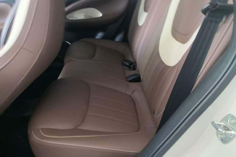 Used Wuling Bingo 2024 333 km Enjoyment Version Left Rear Seat