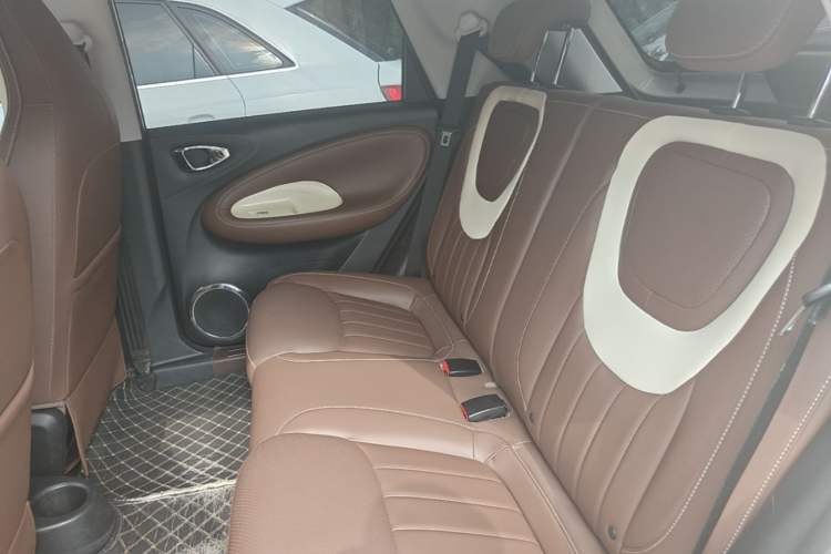 Used Wuling Bingo 2024 333 km Enjoyment Version Left Rear Seat