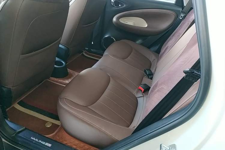 Used Wuling Bingo 2024 333 km Enjoyment Version Left Rear Seat