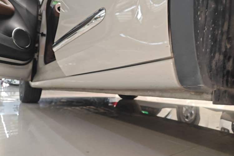 Used Wuling Bingo 2024 333 km Lingxi Connected Version Left Side Sill