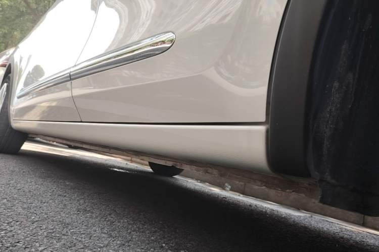 Used Wuling Bingo 2024 333 km Lingxi Connected Version Left Side Sill