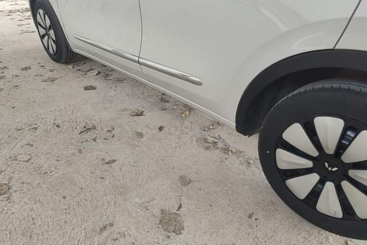 Used Wuling Bingo 2024 333 km Enjoyment Version Left Side Sill