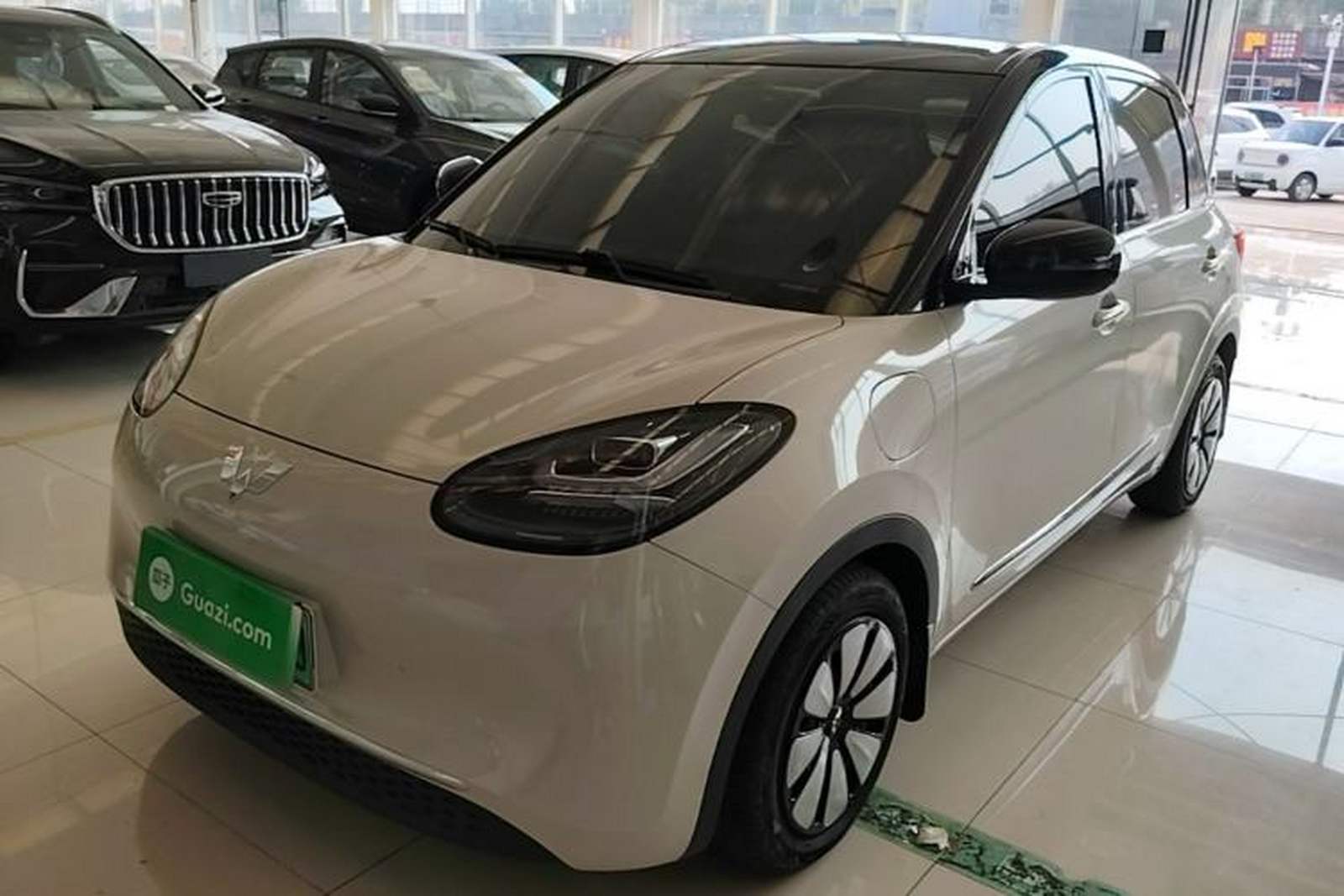 Фото Wuling с площадки
