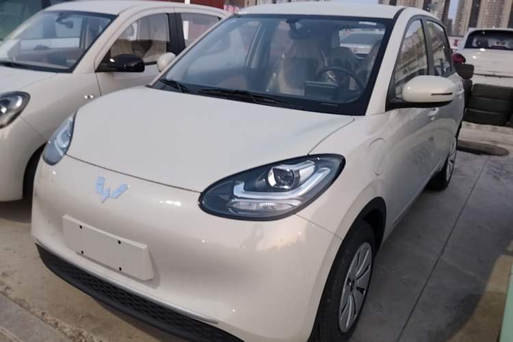 Used Wuling Bingo 2024 203km Light Edition Guazi used car, China used car export, Used car for sale, Used Wuling cars, Cheapest cars for sale, Electric vehicle, New energy car