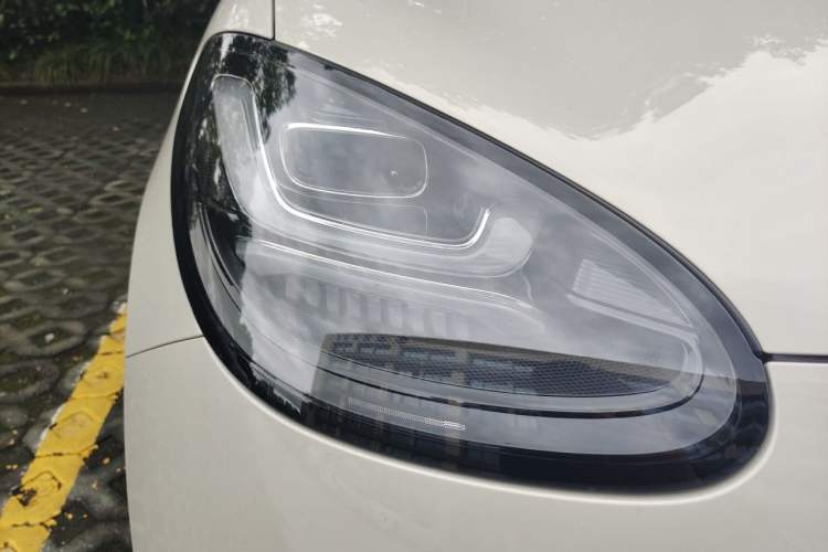 Used Wuling Bingo 2024 333 km Enjoyment Version Right Front Headlight