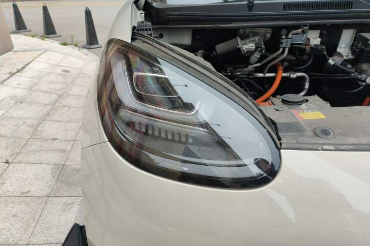 Used Wuling Bingo 2024 333 km Enjoyment Version Right Front Headlight