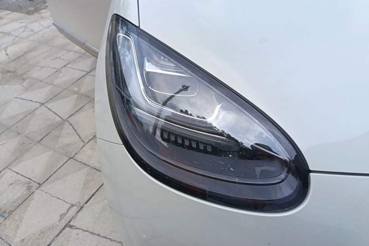 Used Wuling Bingo 2024 333 km Enjoyment Version Right Front Headlight