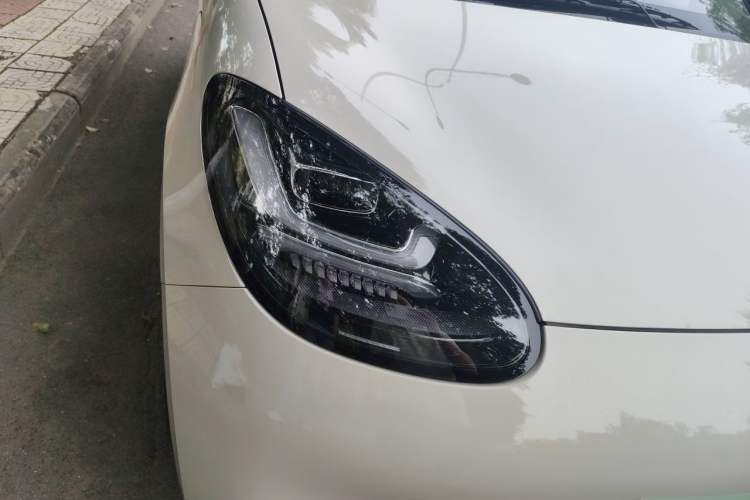 Used Wuling Bingo 2024 333 km Enjoyment Version Right Front Headlight