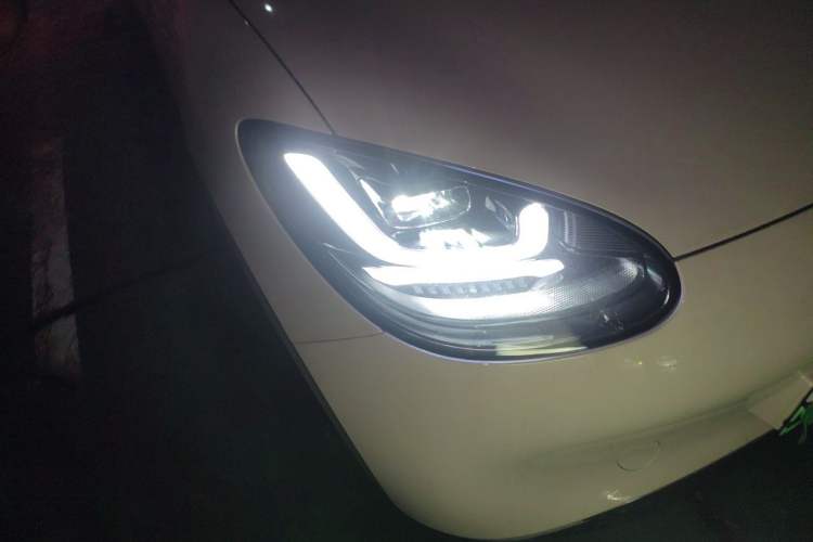 Used Wuling Bingo 2024 333 km Lingxi Connected Version Right Front Headlight