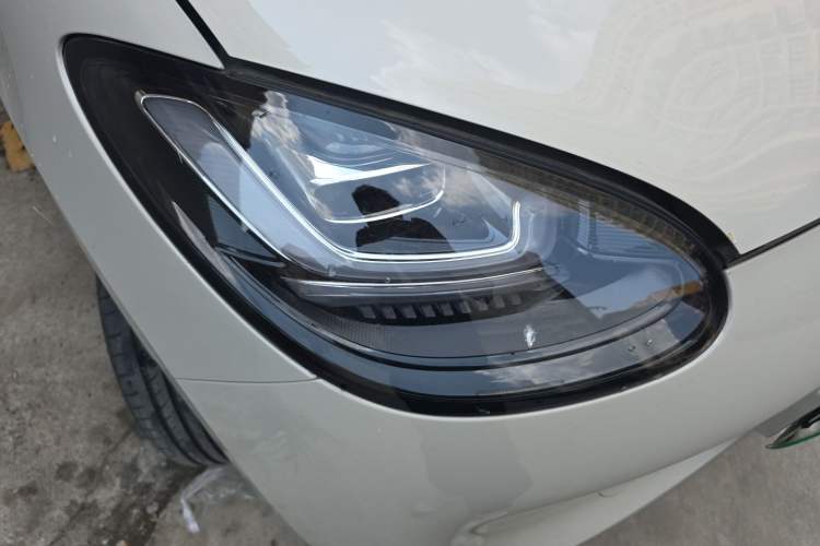 Used Wuling Bingo 2024 333 km Enjoyment Version Right Front Headlight