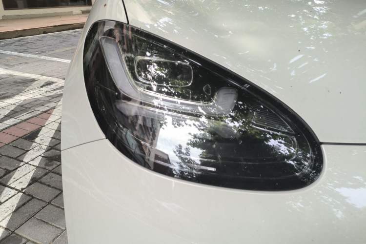 Used Wuling Bingo 2024 333 km Enjoyment Version Right Front Headlight