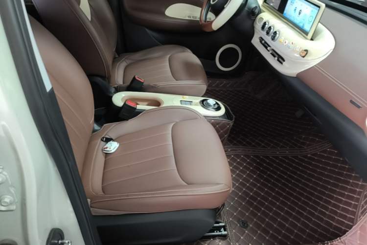 Used Wuling Bingo 2024 333 km Enjoyment Version Right Front Seat