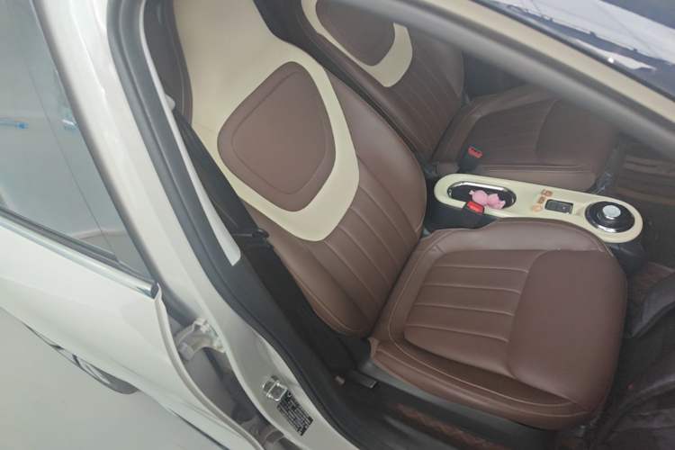 Used Wuling Bingo 2024 333 km Enjoyment Version Right Front Seat