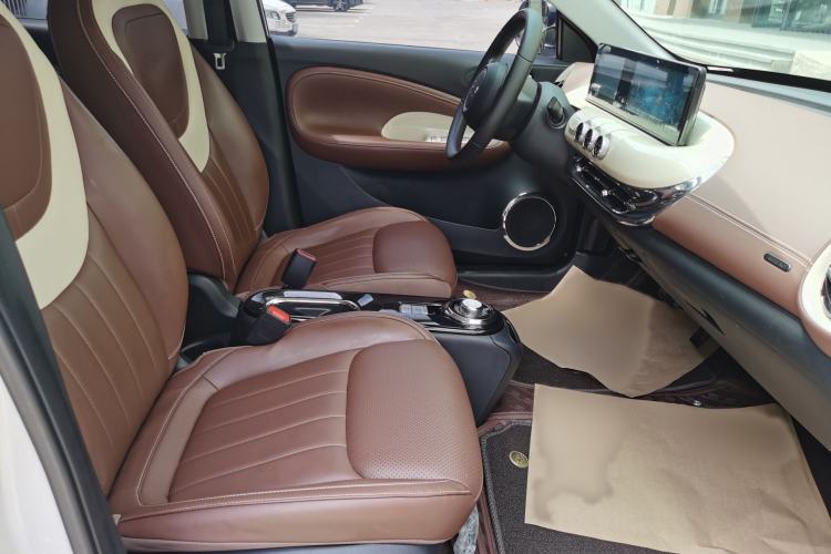 Used Wuling Bingo 2024 333 km Enjoyment Version Right Front Seat