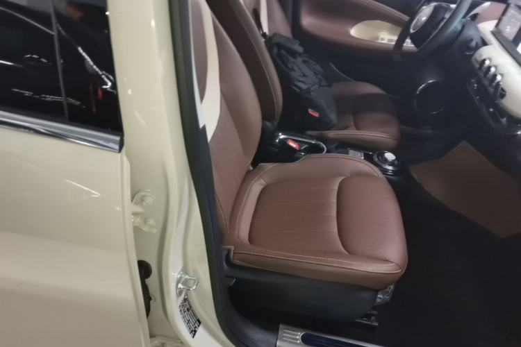Used Wuling Bingo 2024 333 km Enjoyment Version Right Front Seat