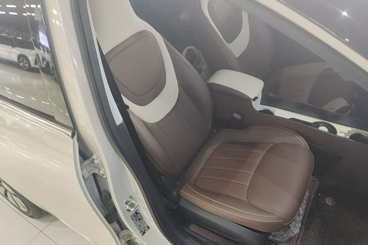 Used Wuling Bingo 2024 333 km Enjoyment Version Right Front Seat
