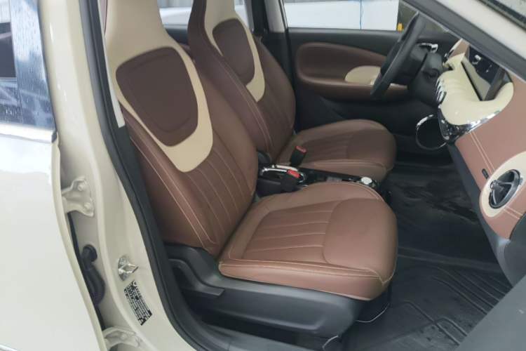 Used Wuling Bingo 2024 333 km Lingxi Connected Version Right Front Seat