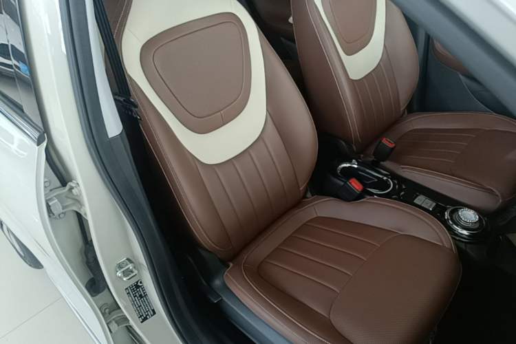 Used Wuling Bingo 2024 333 km Enjoyment Version Right Front Seat