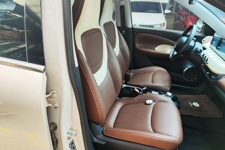 Used Wuling Bingo 2024 333 km Enjoyment Version Right Front Seat