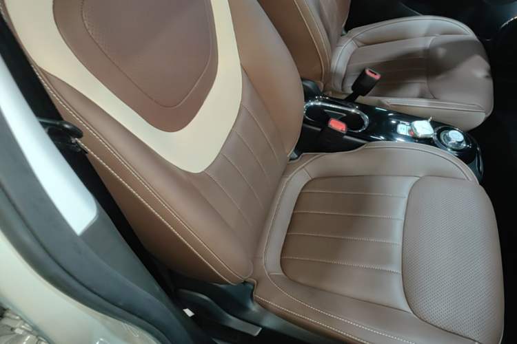 Used Wuling Bingo 2024 333 km Lingxi Connected Version Right Front Seat