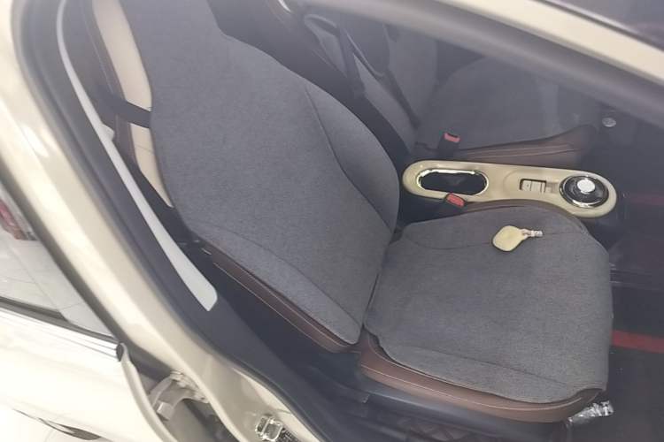 Used Wuling Bingo 2024 333 km Lingxi Connected Version Right Front Seat