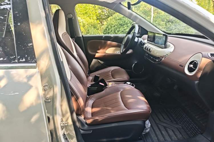 Used Wuling Bingo 2024 333 km Enjoyment Version Right Front Seat