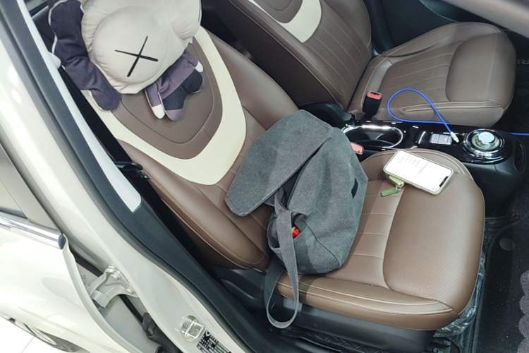 Used Wuling Bingo 2024 333 km Lingxi Connected Version Right Front Seat