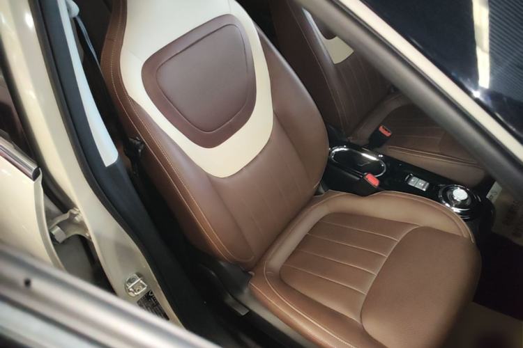 Used Wuling Bingo 2024 410 km Lingxi Deluxe Edition Right Front Seat