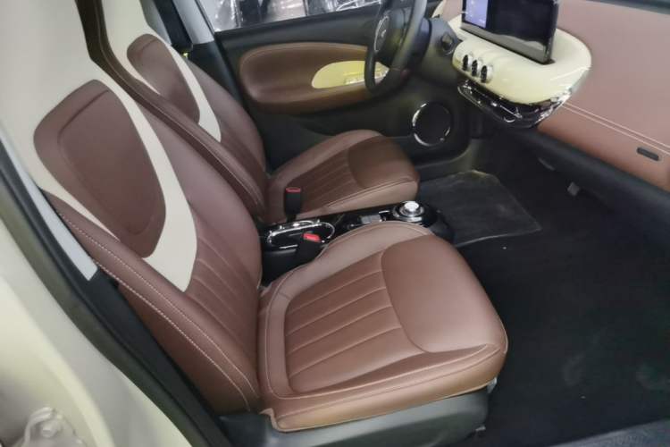Used Wuling Bingo 2024 333 km Enjoyment Version Right Front Seat