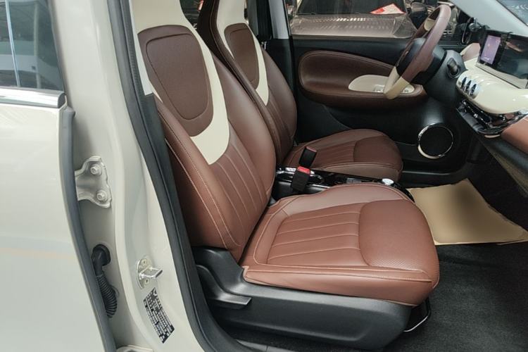 Used Wuling Bingo 2024 333 km Enjoyment Version Right Front Seat