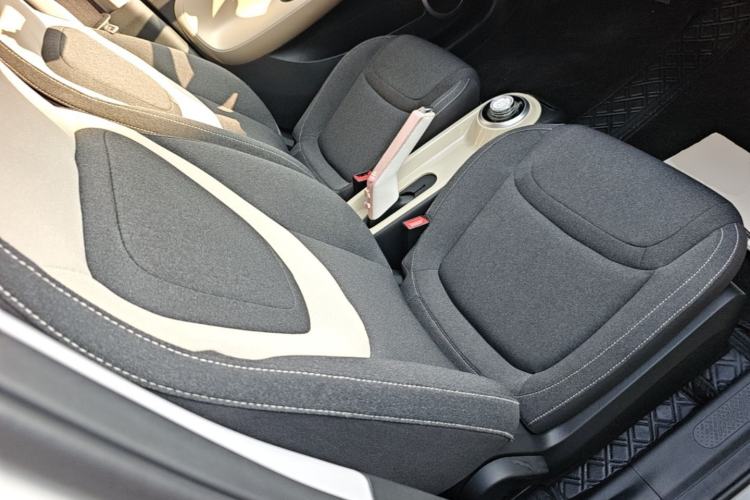 Used Wuling Bingo 2024 203km Light Edition Right Front Seat