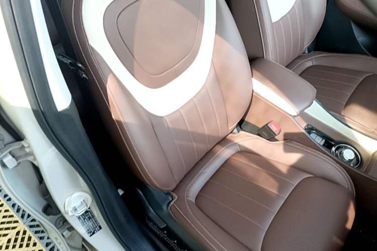 Used Wuling Bingo 2024 333 km Lingxi Connected Version Right Front Seat