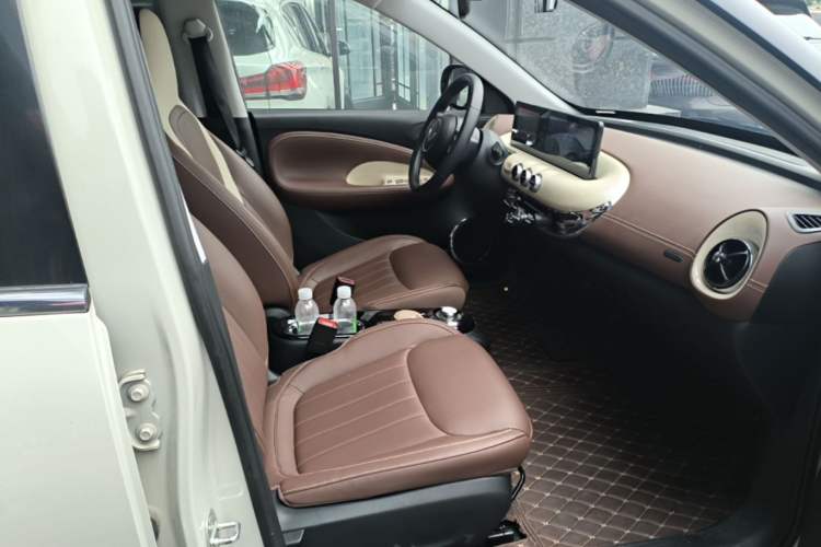 Used Wuling Bingo 2024 333 km Enjoyment Version Right Front Seat