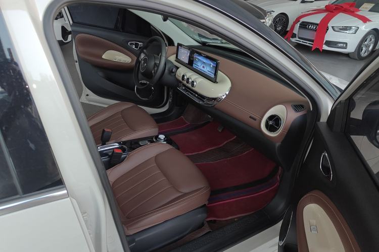 Used Wuling Bingo 2024 333 km Enjoyment Version Right Front Seat