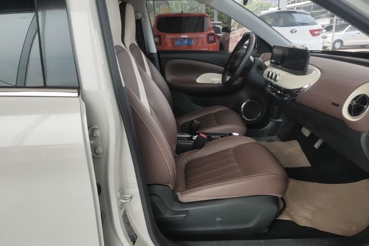Used Wuling Bingo 2024 333 km Enjoyment Version Right Front Seat