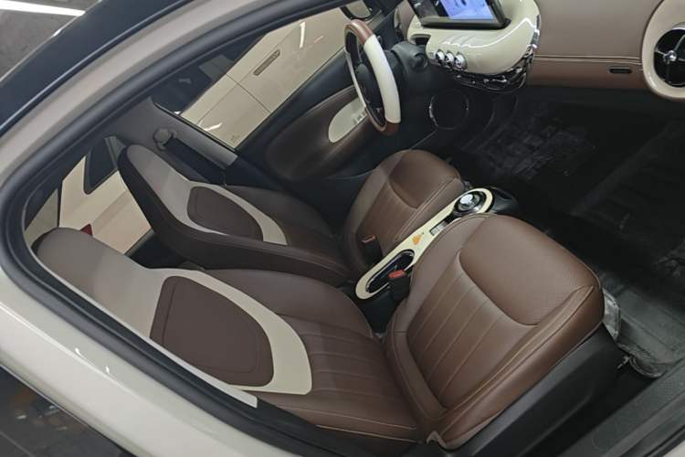 Used Wuling Bingo 2024 333 km Enjoyment Version Right Front Seat