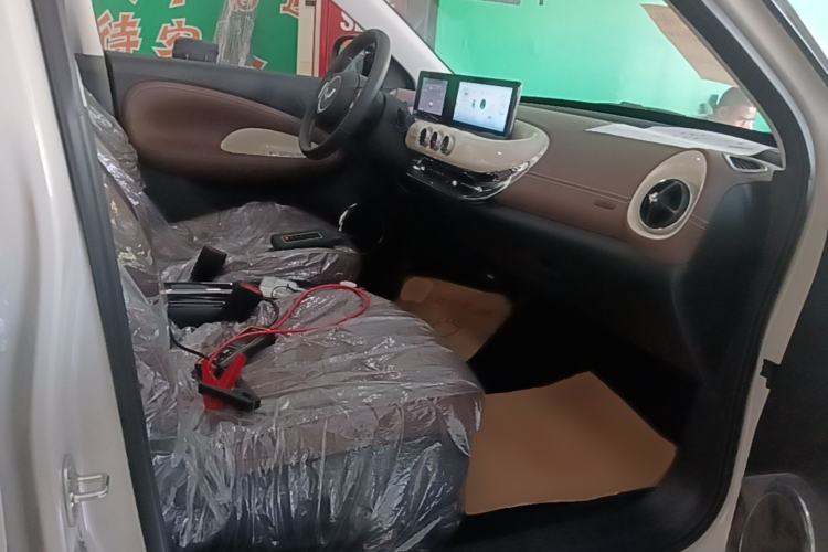 Used Wuling Bingo 2024 333 km Enjoyment Version Right Front Seat