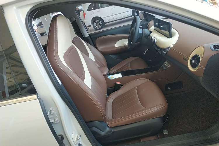Used Wuling Bingo 2024 333 km Enjoyment Version Right Front Seat