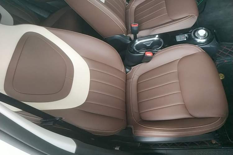 Used Wuling Bingo 2024 333 km Lingxi Connected Version Right Front Seat