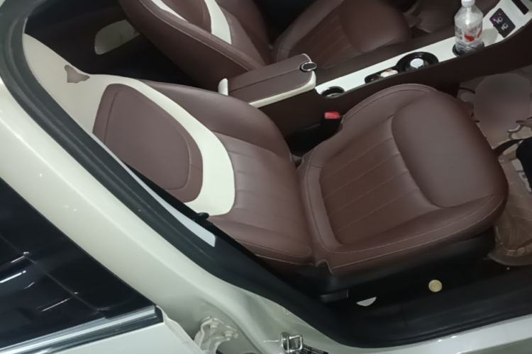 Used Wuling Bingo 2024 333 km Enjoyment Version Right Front Seat