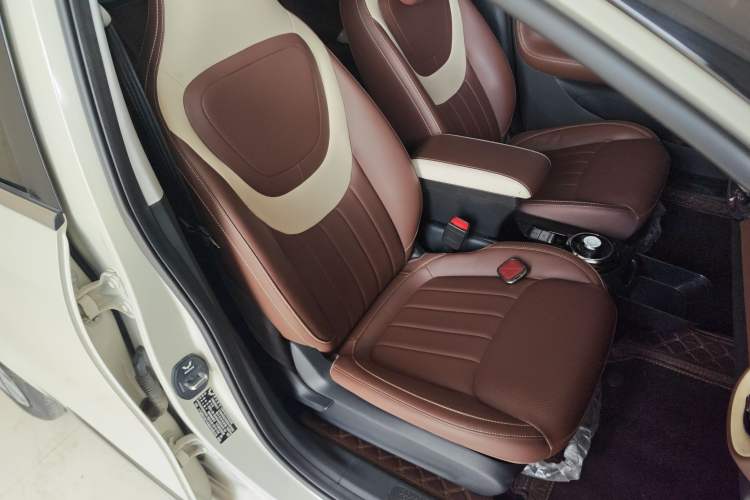 Used Wuling Bingo 2024 333 km Enjoyment Version Right Front Seat